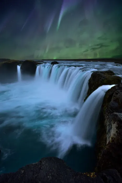 Framed Print : Northern Lights at Godafoss Waterfall in Iceland Framed Print : Northern Lights at Godafoss Waterfall in Iceland