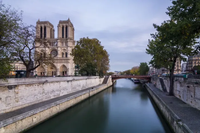 Framed Print : Notre Dame de Paris Framed Print : Notre Dame de Paris
