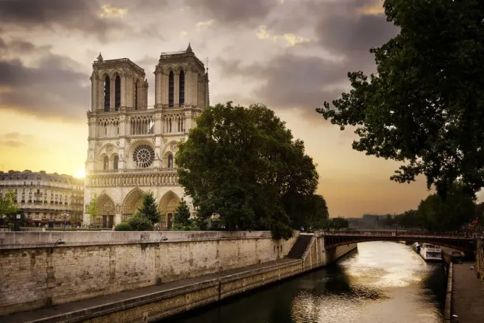 Framed Print : Notre de Paris in sunrise Framed Print : Notre de Paris in sunrise