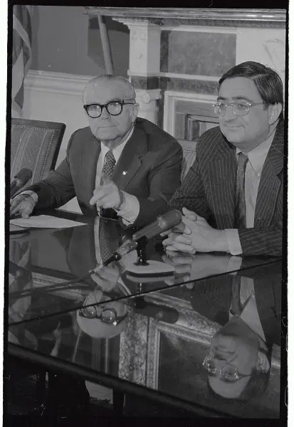 New York Mayor Abraham Beame with John Zuccotti Art Prints