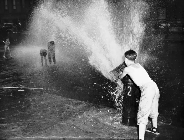 Framed Print : Nyc Kids Trying To Beat The Heat Wave Framed Print : Nyc Kids Trying To Beat The Heat Wave
