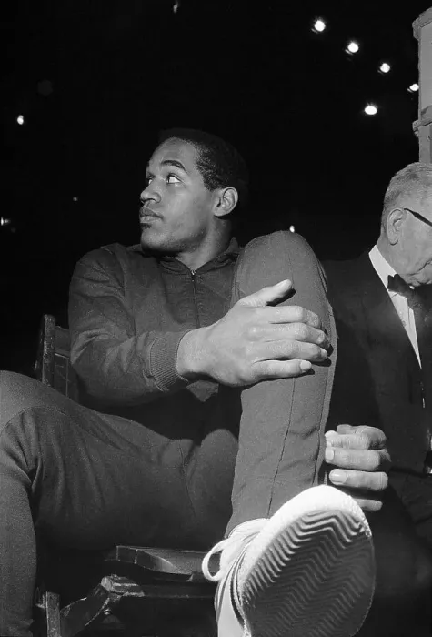 Framed Print : O.J. Simpson Adjusts His Pants Leg Framed Print : O.J. Simpson Adjusts His Pants Leg
