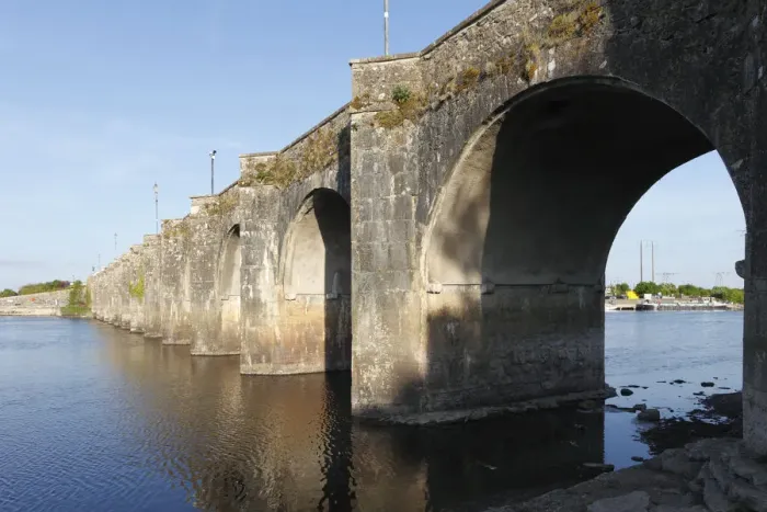 Framed Print : Old bridge over the Shannon River, Shannonbridge, County Offaly and Roscommon, Republic of Ireland, Europe Framed Print : Old bridge over the Shannon River, Shannonbridge, County Offaly and Roscommon, Republic of Ireland, Europe