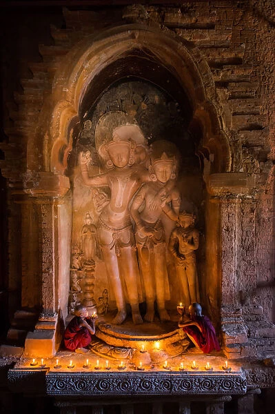 Old statue inside Bagan pagada