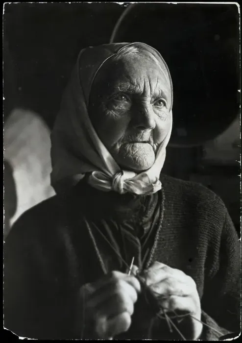 Framed Print : Old Woman Knitting Framed Print : Old Woman Knitting