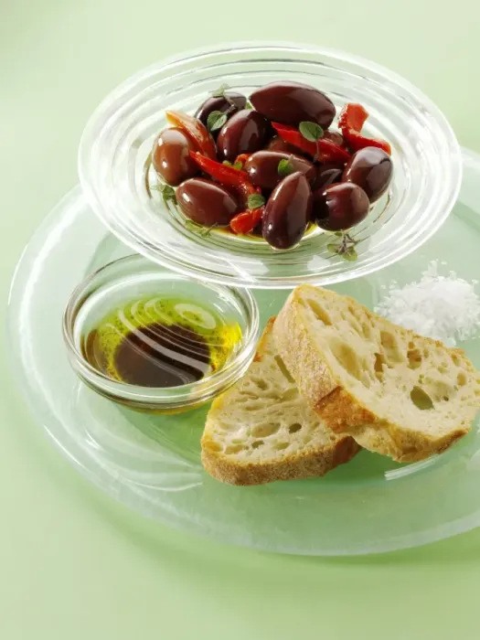 Framed Print : Olives with ciabatta bread and oil for dipping, snacks Framed Print : Olives with ciabatta bread and oil for dipping, snacks