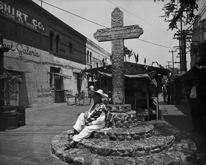 Framed Print : Olvera Street Cross