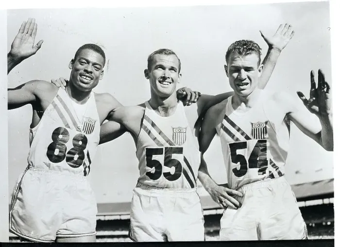 Framed Print : Olympic Sprinters Pose Arm in Arm Framed Print : Olympic Sprinters Pose Arm in Arm