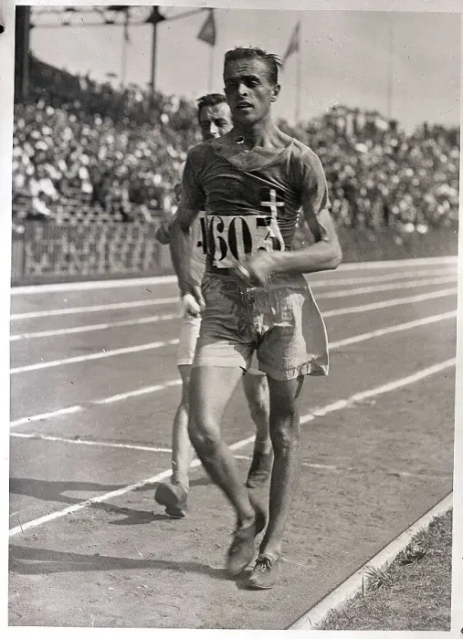 Framed Print : Olympic Walkers During 10, 000 Meter Race Framed Print : Olympic Walkers During 10, 000 Meter Race