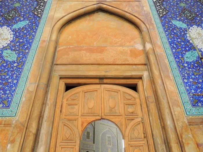 Framed Print : Open gate to Islam - beautiful mosque entrance, Isfahan, Iran Framed Print : Open gate to Islam - beautiful mosque entrance, Isfahan, Iran