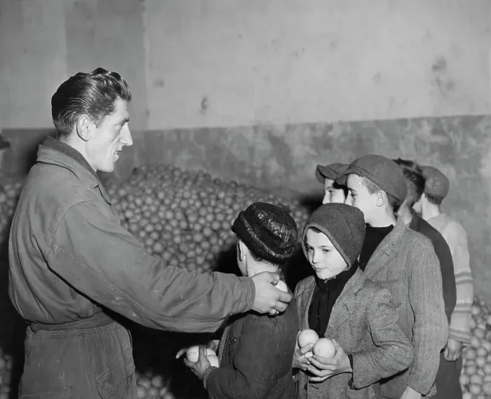 Framed Print : Oranges For Italian Children, 1945 Framed Print : Oranges For Italian Children, 1945