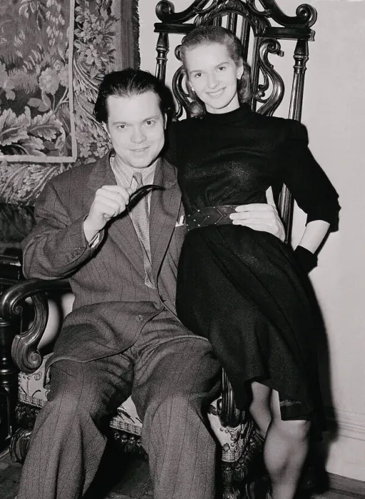 Framed Print : Orson Welles with Wife Framed Print : Orson Welles with Wife