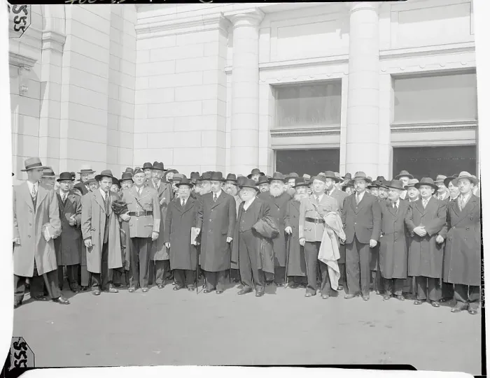 Framed Print : Orthodox Rabbis on Pilgrimage Standing on Capitol Steps Framed Print : Orthodox Rabbis on Pilgrimage Standing on Capitol Steps