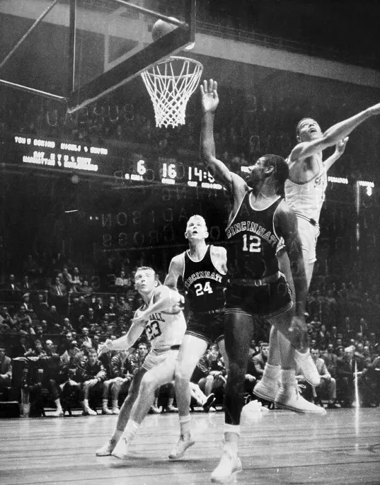 Framed Print : Oscar Robertson in Basketball Action Framed Print : Oscar Robertson in Basketball Action