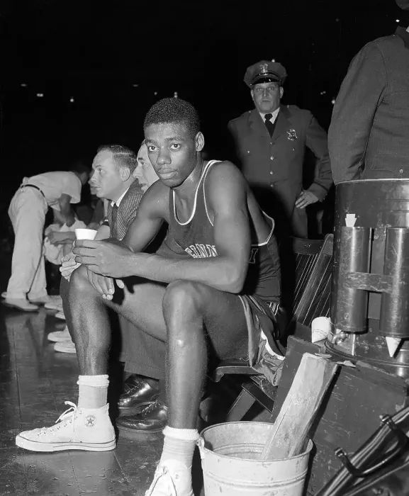 Framed Print : Oscar Robertson, Cincinnati Basketball Player Framed Print : Oscar Robertson, Cincinnati Basketball Player