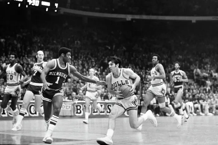 Framed Print : Oscar Robertson, Milwaukee Bucks Framed Print : Oscar Robertson, Milwaukee Bucks
