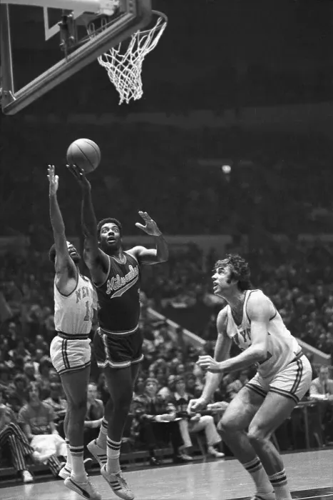 Framed Print : Oscar Robertson Scoring in Game Framed Print : Oscar Robertson Scoring in Game