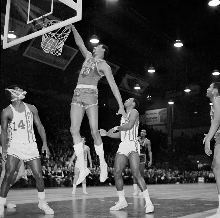 Framed Print : Oscar Robertson and Wilt Chamberlain