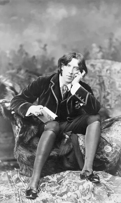 Framed Print : Oscar Wilde Seated on a Divan
