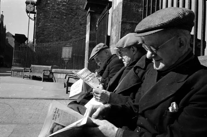 Framed Print : An Outdoor Read Framed Print : An Outdoor Read