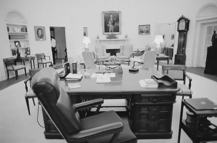 Framed Print : Oval Office Desk in White House Framed Print : Oval Office Desk in White House