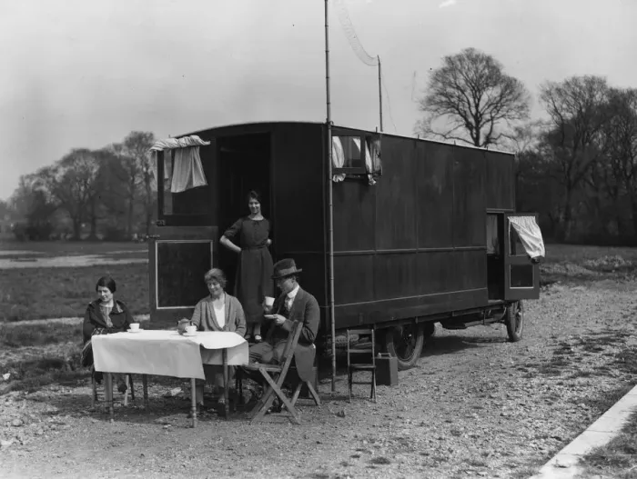 Framed Print : Overland Caravan Framed Print : Overland Caravan