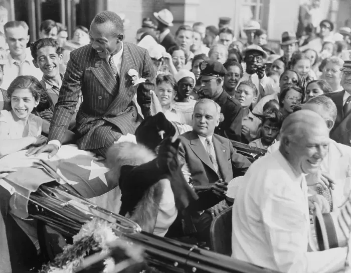 Framed Print : Oympic Hero Jesse Owens with Mayor