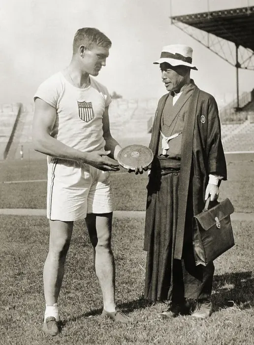 Framed Print : Paavo Nurmi with Fairbanks at Olympics Framed Print : Paavo Nurmi with Fairbanks at Olympics