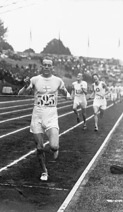 Framed Print : Paavo Nurmi Winning Olympic Track Race Framed Print : Paavo Nurmi Winning Olympic Track Race