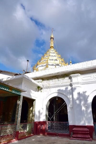 Pagoda entry