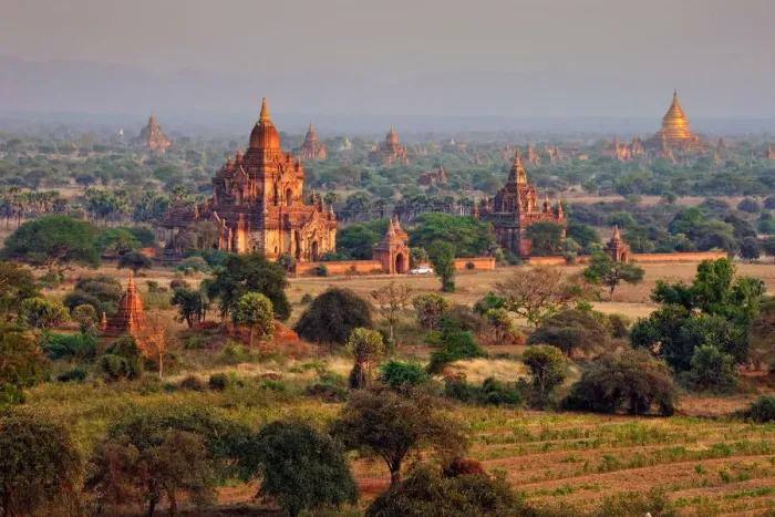 Framed Print : Pagoda field at Bagan, Myanmar Framed Print : Pagoda field at Bagan, Myanmar