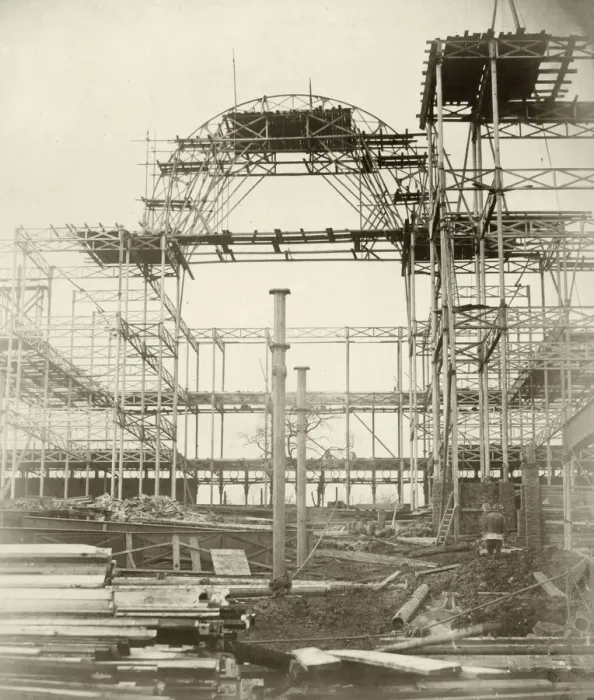 Framed Print : Palace Skeleton