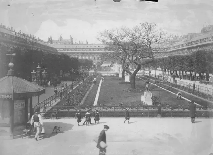 Framed Print : Palais-Royal Gardens Framed Print : Palais-Royal Gardens