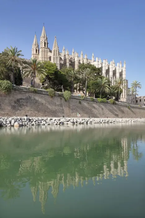 Framed Print : Palma Cathedral at the marine park Parc de la Mar, Palma de Majorca, Majorca, Balearic Islands, Spain