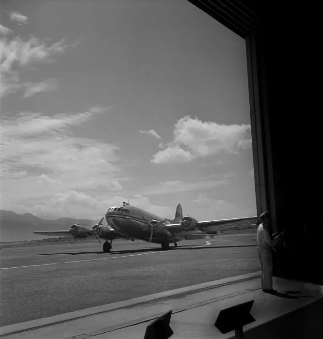 Framed Print : Pan Am. SAN JUAN, PUERTO RICO - CIRCA 1947: A Pan American Airways clipper Framed Print : Pan Am. SAN JUAN, PUERTO RICO - CIRCA 1947: A Pan American Airways clipper