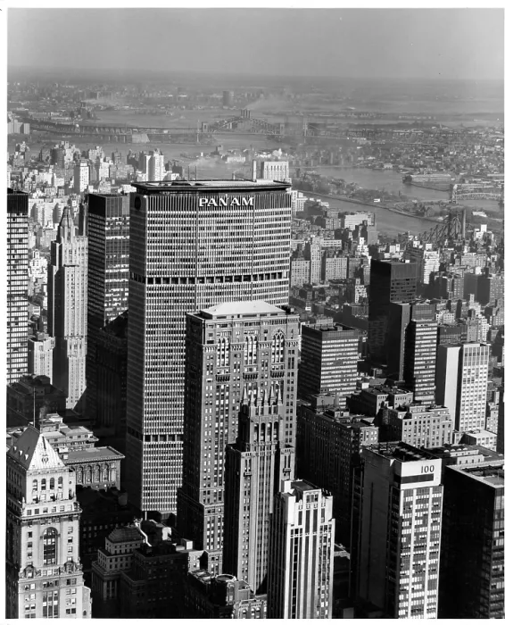 Framed Print : Panam Building In New York City, New York Framed Print : Panam Building In New York City, New York