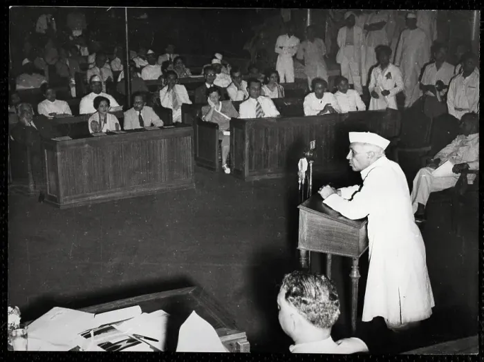Framed Print : Pandit Nehru Delivering The Address