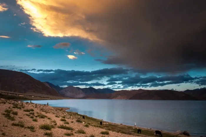 Framed Print : Pangong lake Framed Print : Pangong lake