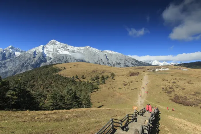 Framed Print : Panoramic view of the Jade Dragon Snow Mountain in Yunnan, China Framed Print : Panoramic view of the Jade Dragon Snow Mountain in Yunnan, China