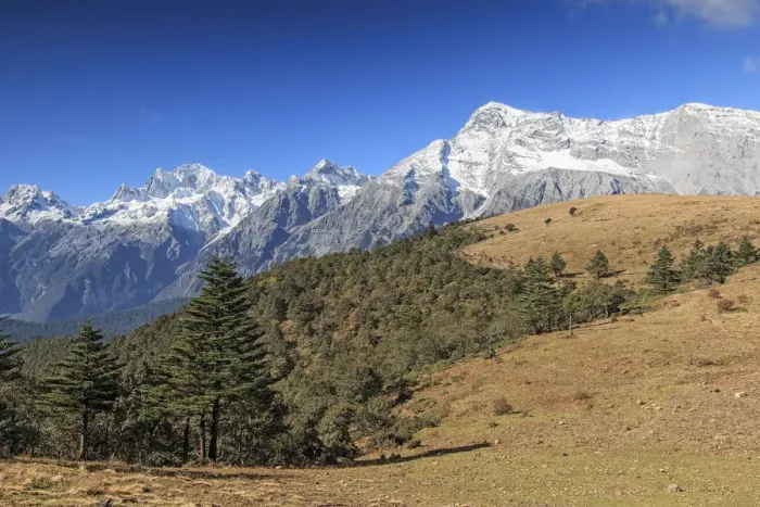 Framed Print : Panoramic view of the Jade Dragon Snow Mountain in Yunnan, China Framed Print : Panoramic view of the Jade Dragon Snow Mountain in Yunnan, China
