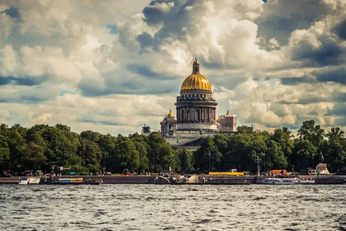 Framed Print : Panoramic view of Saint Isaacs Cathedral in green Saint Petersburg city, Russia
