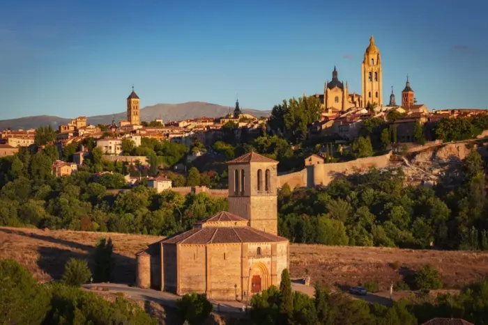 Framed Print : Panoramic view of Segovia illuminated by the setting sun, Spain Framed Print : Panoramic view of Segovia illuminated by the setting sun, Spain