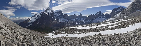 Panoramic view of the valley of the Cordillera del Paine mountains, French Valley, Torres del Paine National Park, Magallanes Region, Patagonia, Chile, South America, Latin America, America