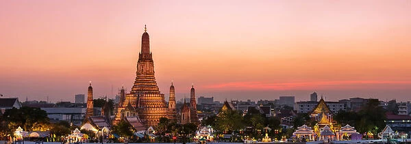 Panoramic of Wat Arun temple at sunset, Bangkok, Thailand
