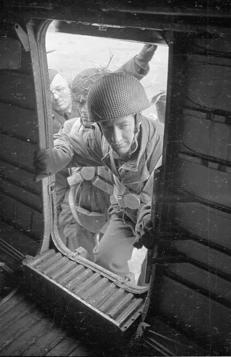 Framed Print : Paratroopers