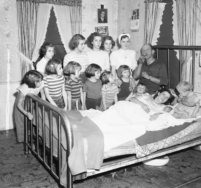 Framed Print : Parents with 14 Children Framed Print : Parents with 14 Children