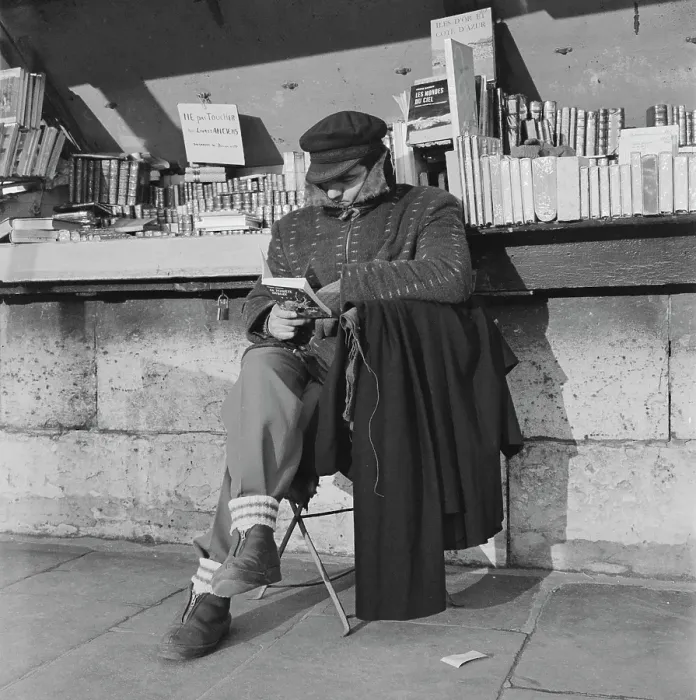 Framed Print : Paris Book Seller Framed Print : Paris Book Seller