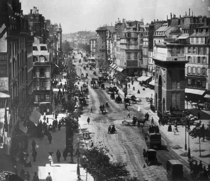 Framed Print : Paris Boulevards Framed Print : Paris Boulevards