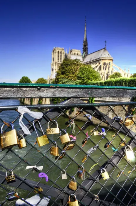 Framed Print : Paris - Notre Dame with Pont de la Tournelle Framed Print : Paris - Notre Dame with Pont de la Tournelle