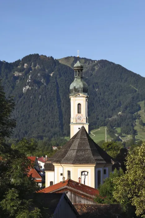 Framed Print : Parish Church of St. Jakob in Lenggries and Brauneck, Upper Bavaria, Bavaria, Germany, Europe Framed Print : Parish Church of St. Jakob in Lenggries and Brauneck, Upper Bavaria, Bavaria, Germany, Europe